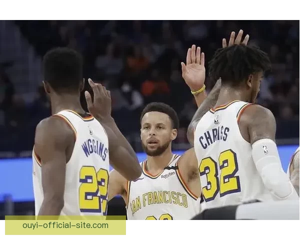 波尔津吉斯称球队队医塞莱布里尼为史上最佳 右手腕伤势影响三分投篮节奏